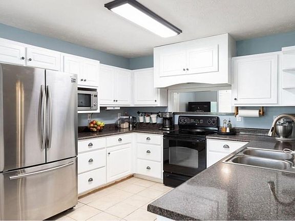 3rd image of 394 Lee Road 2110