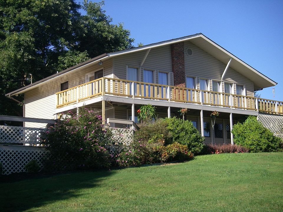 1st image of 824 Littleton Dr