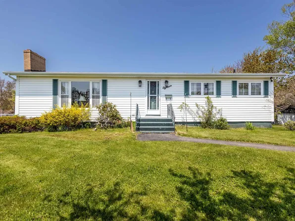 18 Macnamara Ave, Cape Breton, NS B1R 2C2