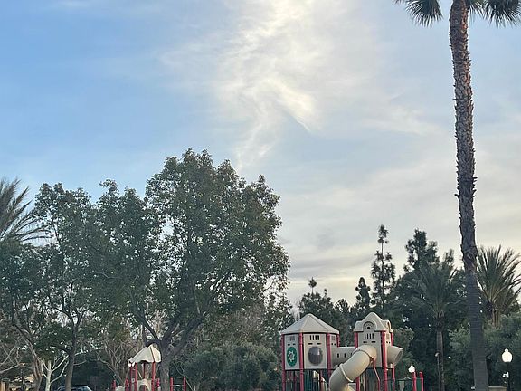 3rd image of 5385 Vicenza Ln