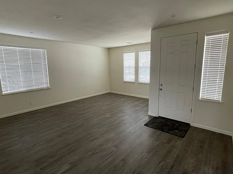 2346 S Rock Creek Dr — Photo 9