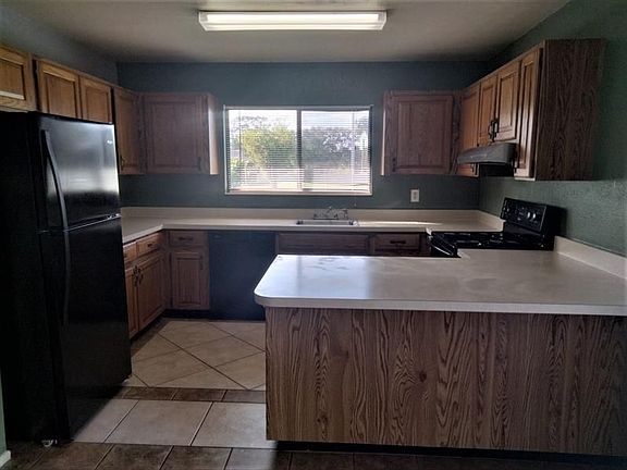 2nd image of 1557 SE Crayrich Ct
