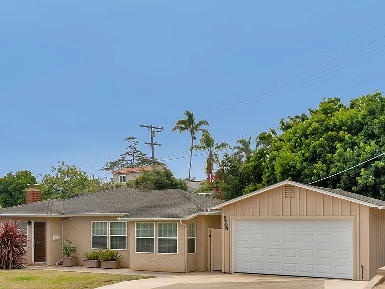 3709 Oleander Dr — Photo 1