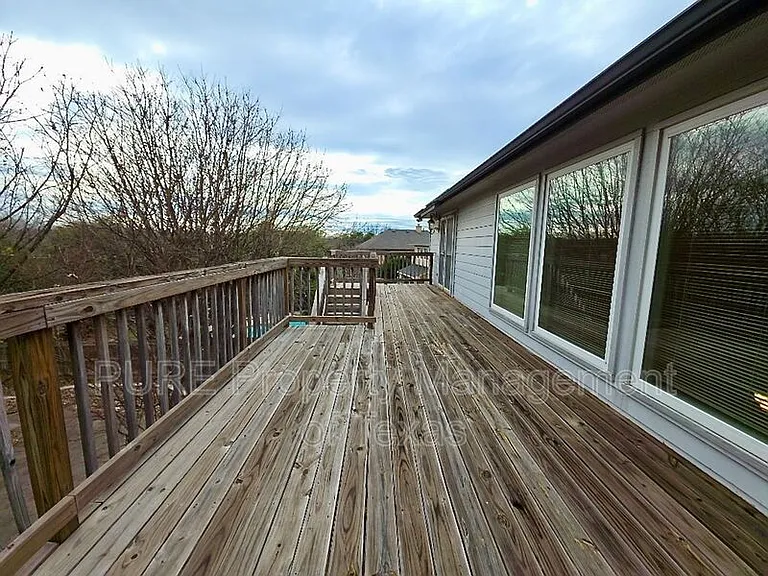 1103 Seton Hall Ln — Photo 28