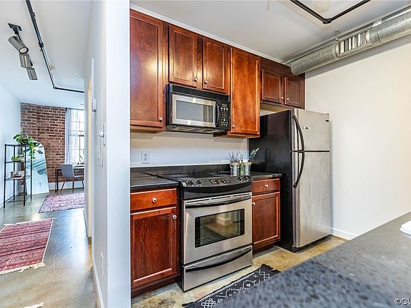5th image of 815 Porter St #U304