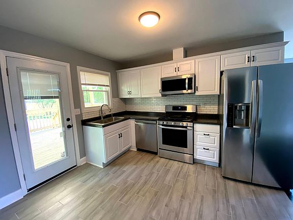 Spacious kitchen with all new appliances