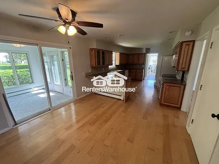 811 Myrtle St — Photo 5