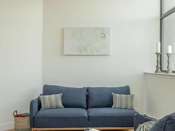 5th image of 2 Cornelia St APT 806