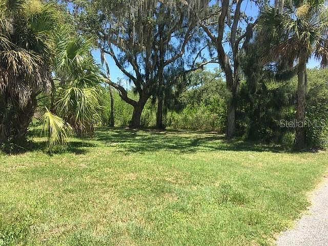 2nd image of 4925 Treasure Dr