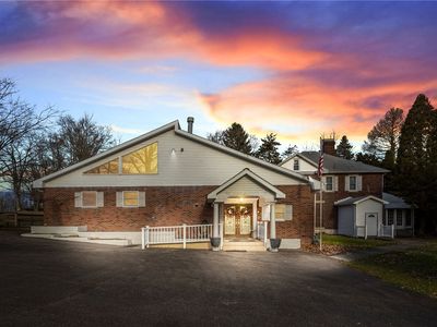 290 S Rebecca St, Saxonburg, PA, 16056
