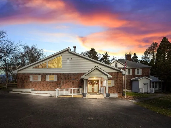 290 S Rebecca St, Saxonburg, PA 16056