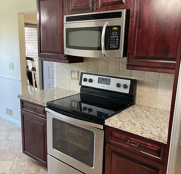 261 Pond View Ln — Photo 5