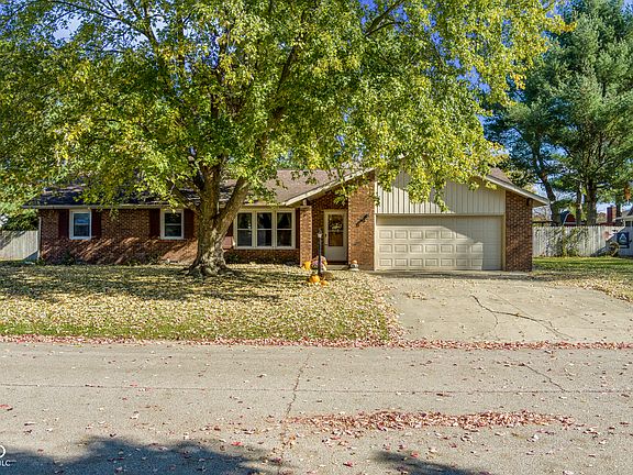 4th image of 433 Schleter Ct