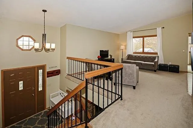 Living Room/Entryway
