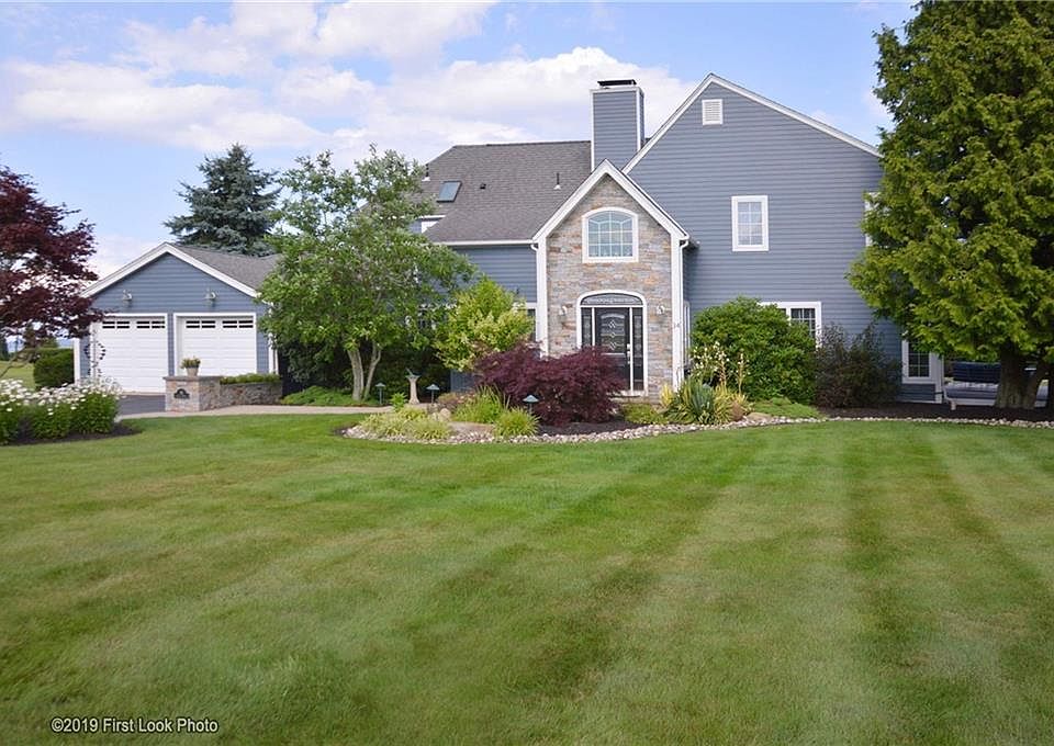 1st image of 34 Cliff Dr