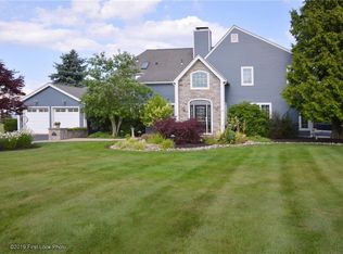 34 Cliff Dr, Narragansett, RI 02882