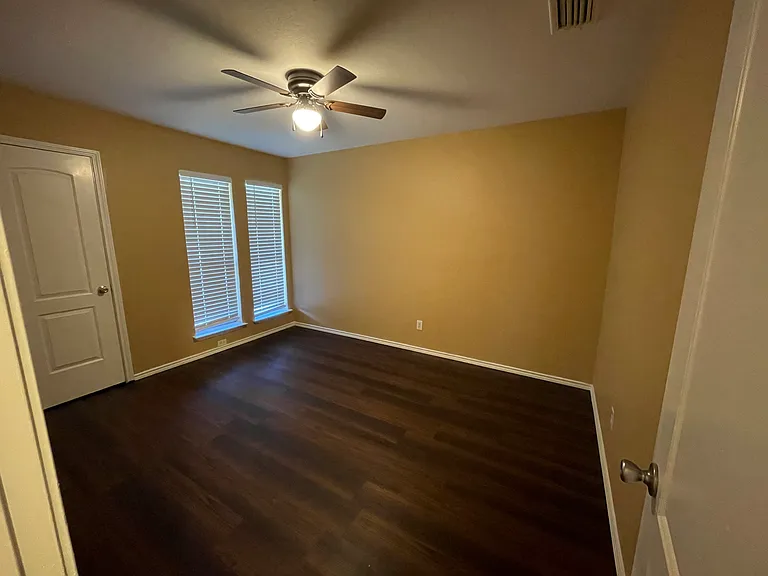 608 Coolwood Ln — Photo 8