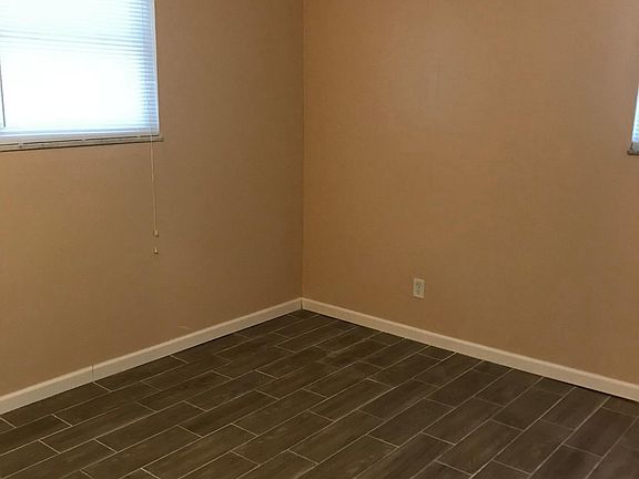 3rd image of 3595 Bolton Ave