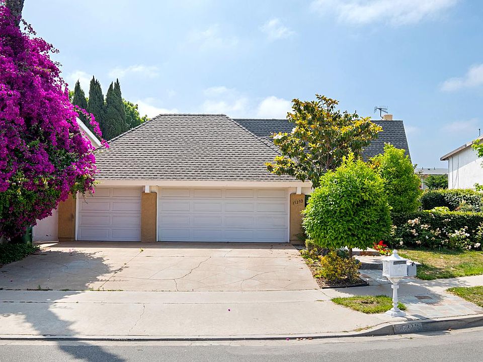 1st image of 15232 Chalon Cir