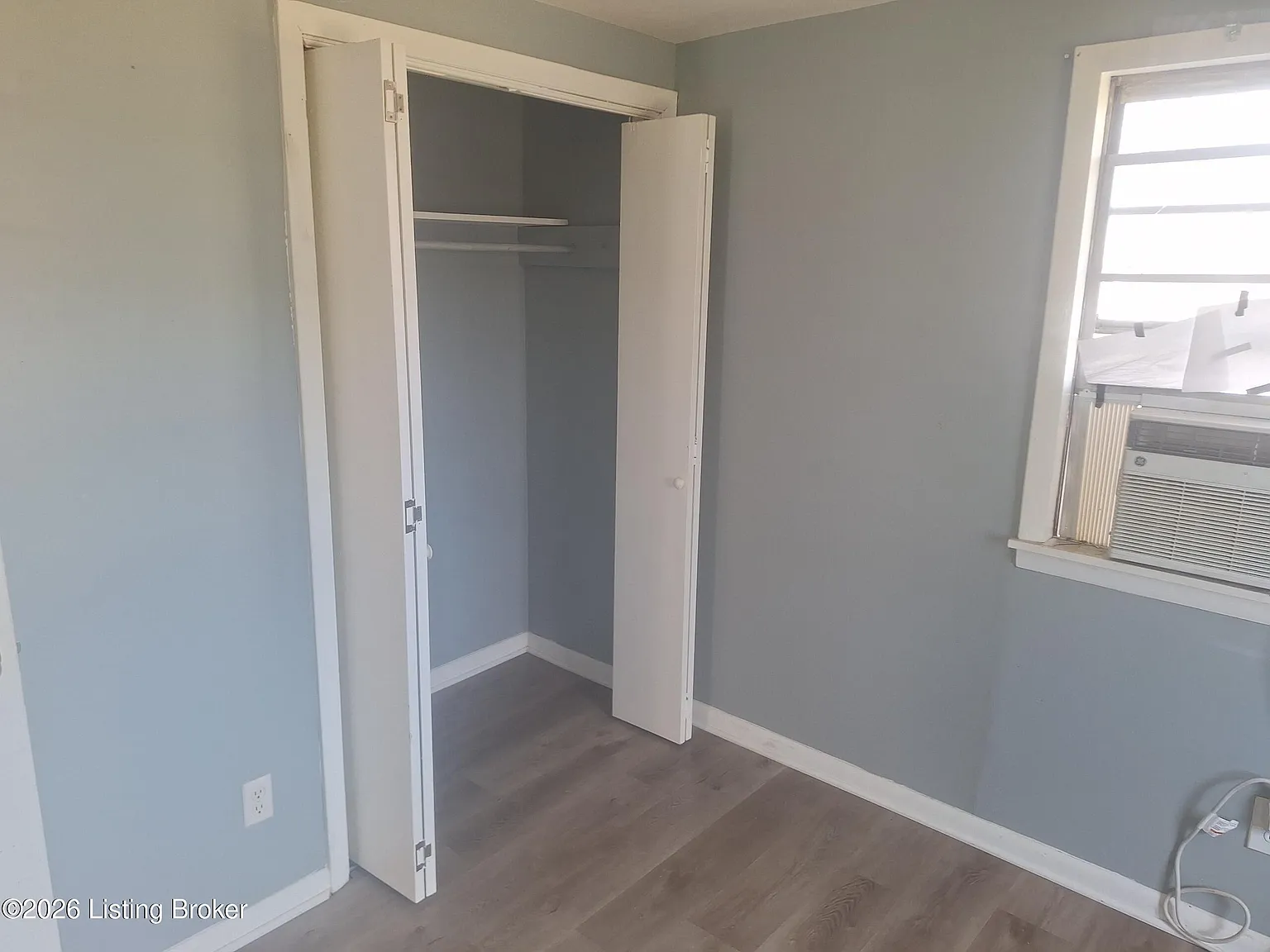 2 bed, 1.0 bath, 920 sqft, $850 — Photo 3