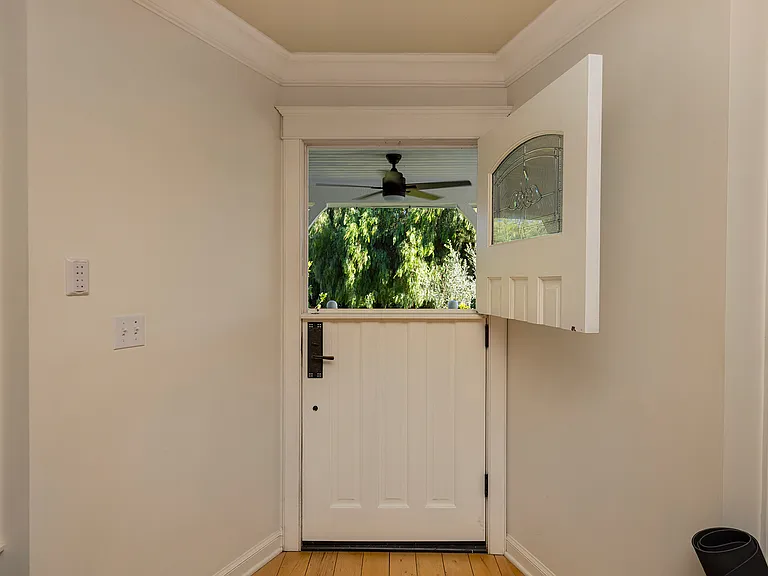 Loma Dr — Photo 2