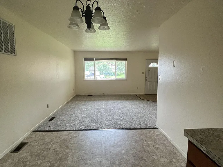 617 W Fern Ave — Photo 9
