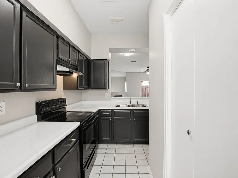7719 Cambridge St #7719 — Photo 10