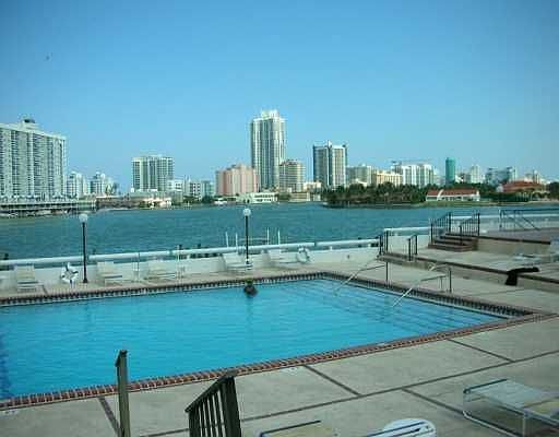 4th image of 900 Bay Dr APT 703