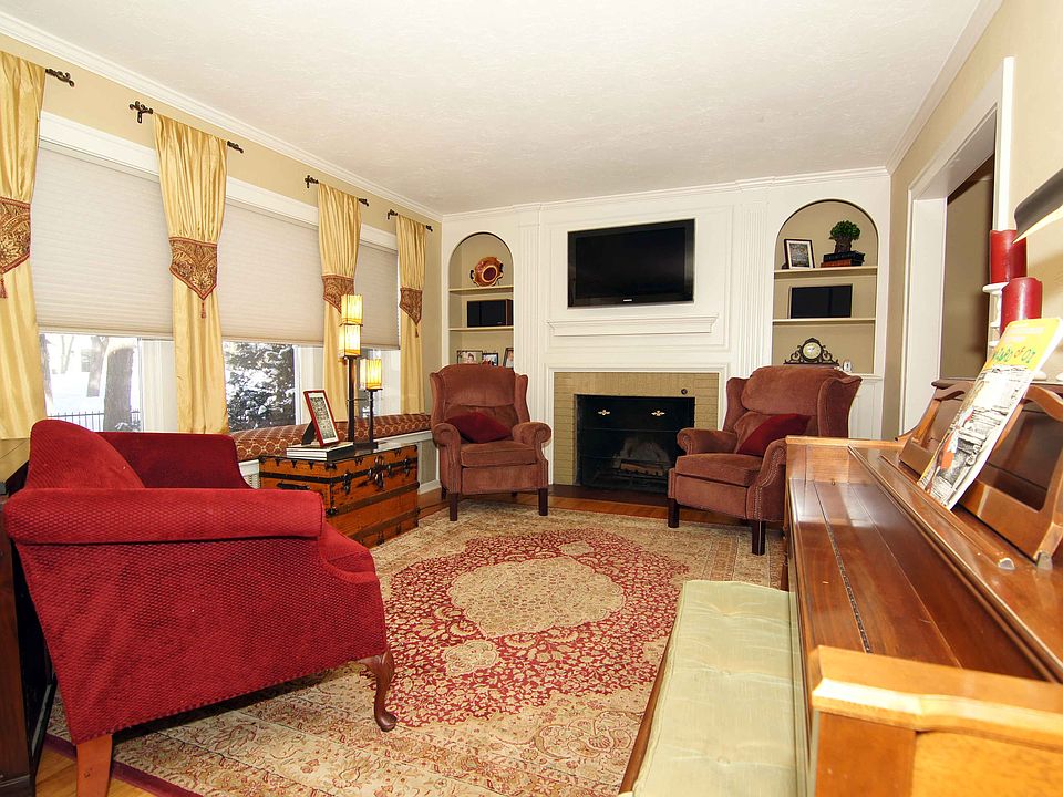 living room (facing north)