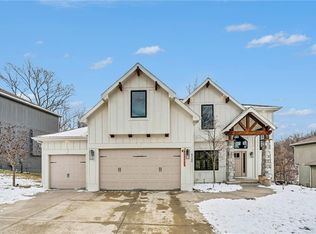5730 Thousand Oaks Dr, Parkville, MO 64152