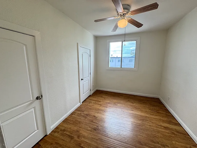 2336 W 21st St #2336 — Photo 11