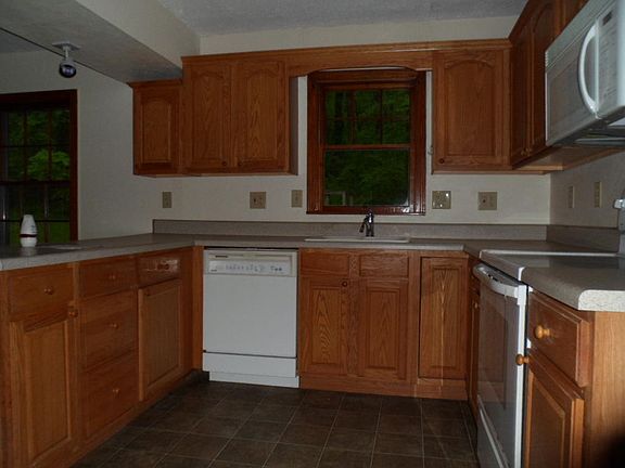 4th image of 2712 SW Woodson Dr