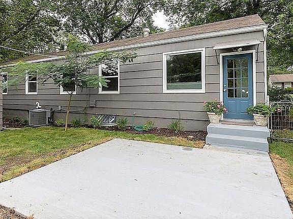2nd image of 6943 Outlook St