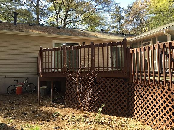 2nd image of 4560 Harriet Ln