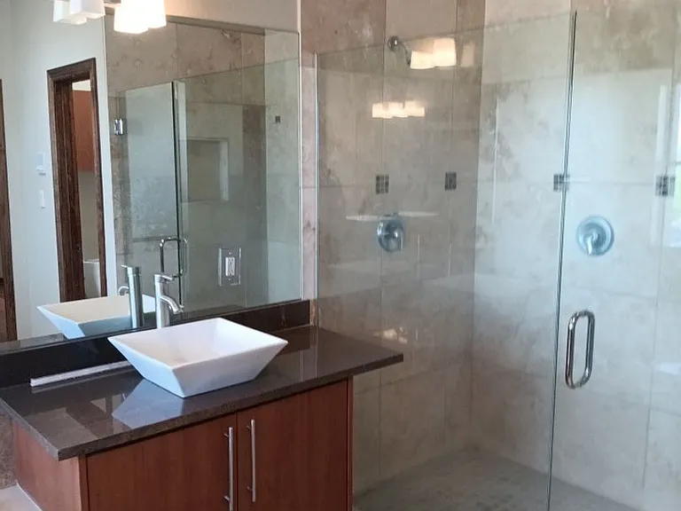 915 Edith Blvd NE — Photo 15
