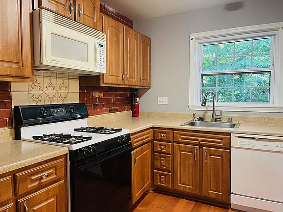 2nd image of 14823 Maidstone Ct