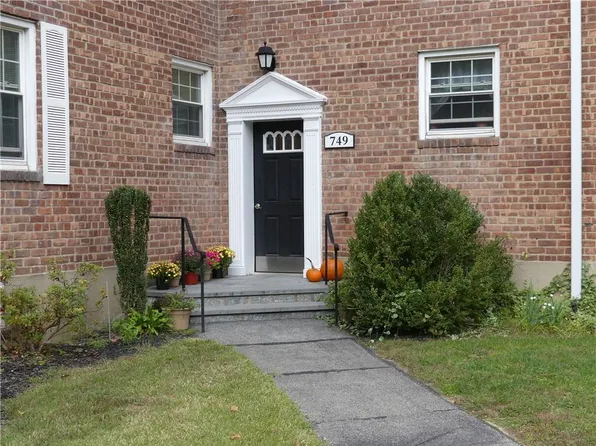 749 N Broadway #3C, Hastings-on-Hudson, NY 10706