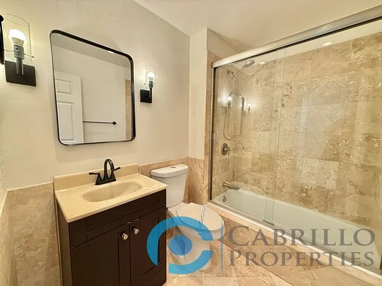 2828 Famosa Blvd #102 — Photo 11