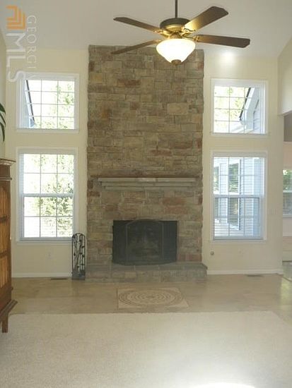 2nd image of 812 Whiteoak Ter