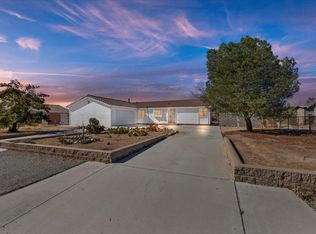 12546 Navajo Rd, Apple Valley, CA 92308