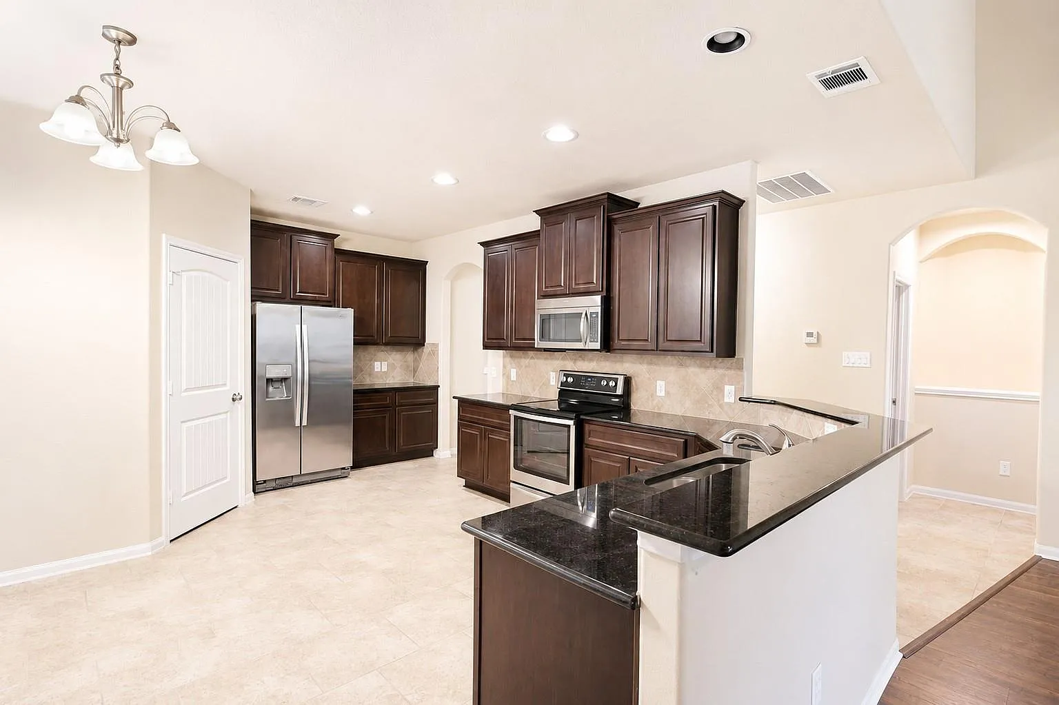 4 bed, 3.5 bath, 2874 sqft, $2,895 — Photo 4