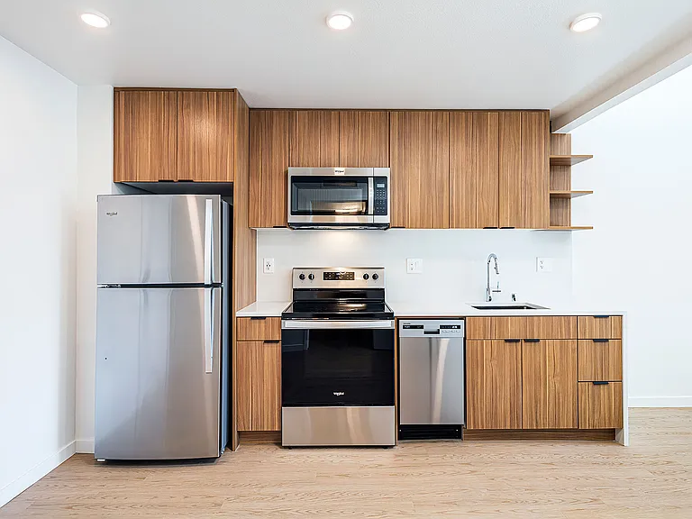 707 Leahy — Photo 20
