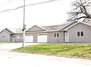 501-503 8th St NE, Independence, IA