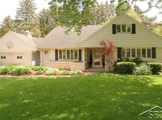 45 Benton Rd, Saginaw, MI 48602