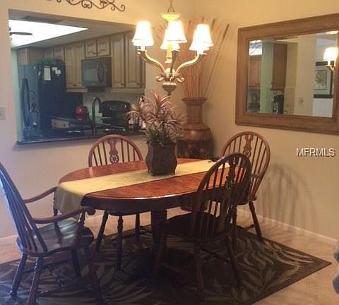 4th image of 403 Pinebrook Cres