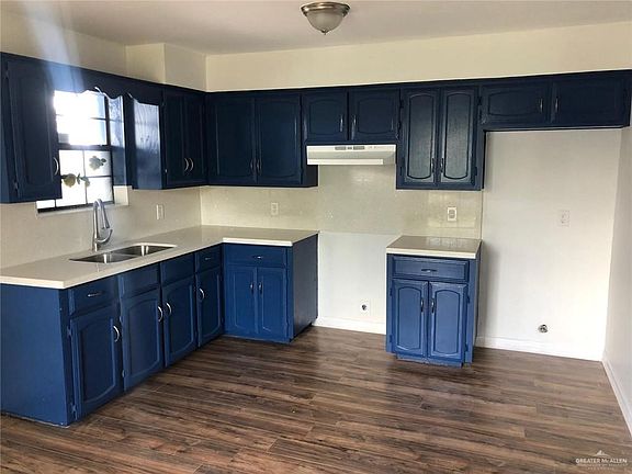 3rd image of 745 Hernandez Dr