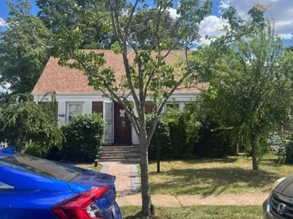 185 Fairlawn Ave, West Hempstead, NY 11552
