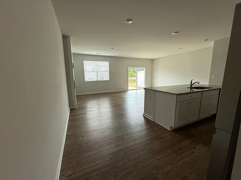 5251 Canberra Dr — Photo 22