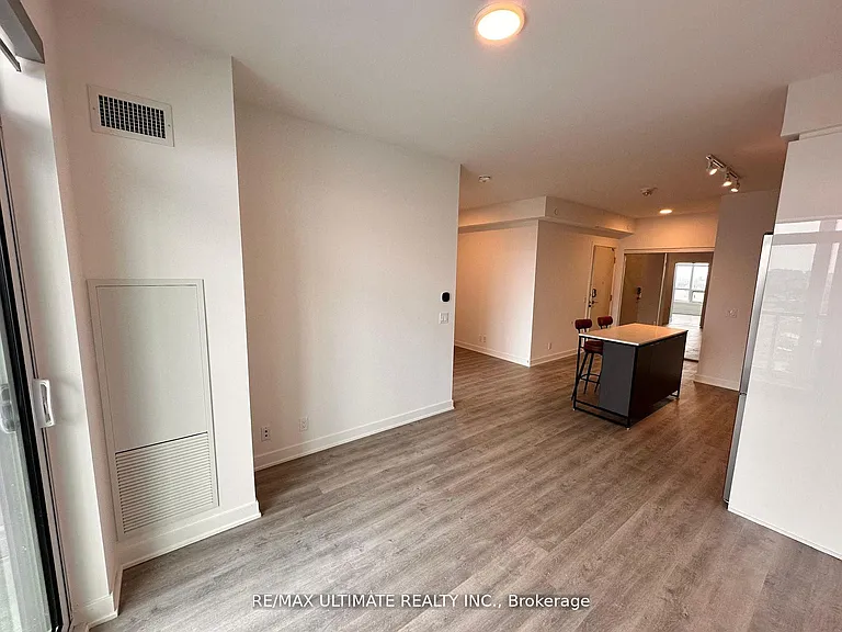 30 Upper Mall Way #1701A — Photo 12