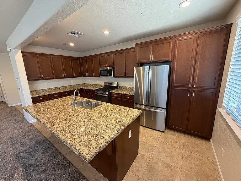 3913 Purple Finch Ln — Photo 36